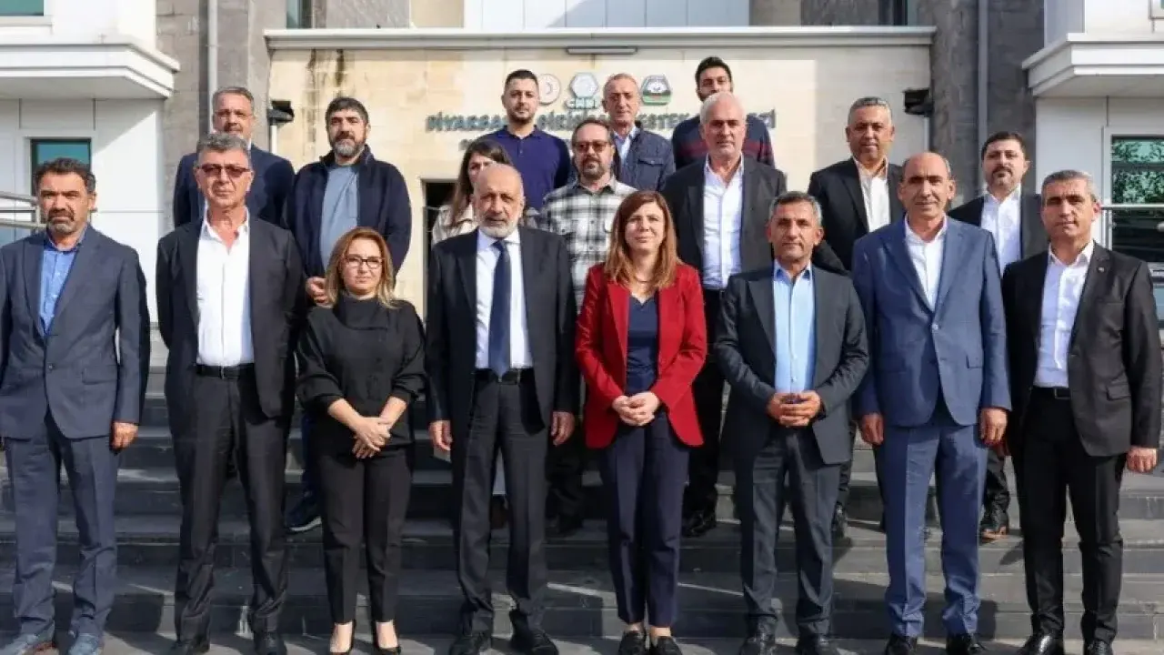  Bucak ve Ay’dan DTSO’ya tebrik ziyareti