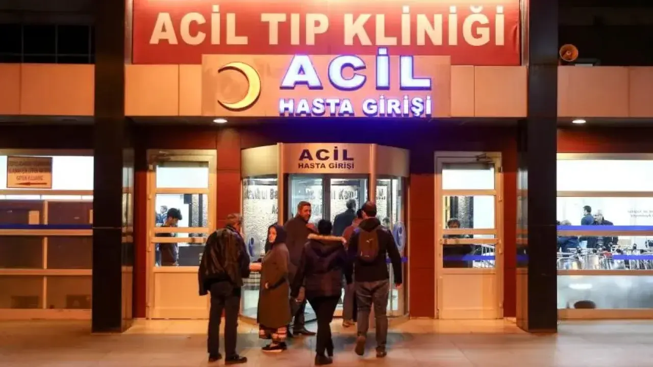 İki ayrı trafik kazasında 4 kişi yaralandı