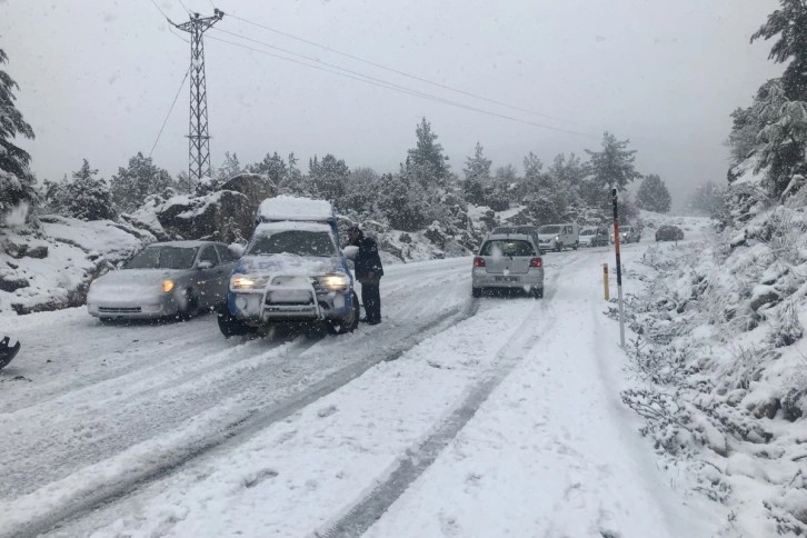 Antalya-Konya karayolu araç trafiğine kapatıldı