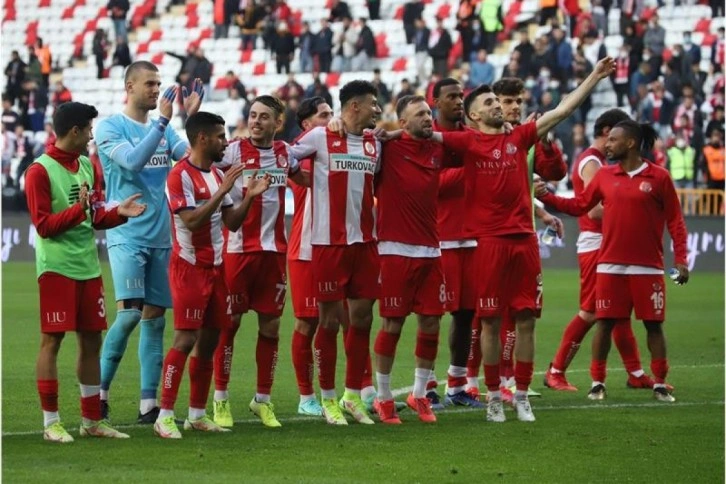 Antalyaspor, 8 hafta sonra 3 puan hasretine son verdi