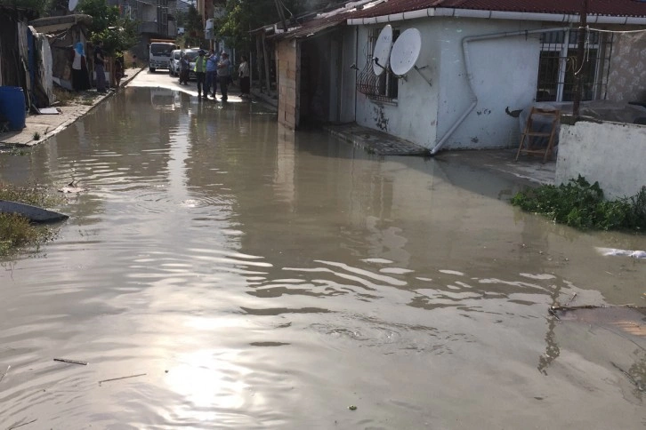 Avcılar’da evini su basan vatandaştan İSKİ’ye tepki