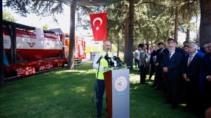 Bakan Karaismailoğlu: Elektrikli lokomotif üretiminde dışa bağımlılığa son vereceğiz