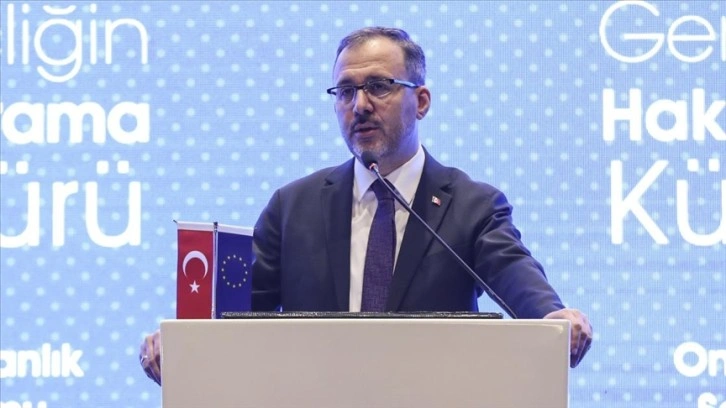 Bakan Kasapoğlu: Gençlerimiz her konuda büyük bir gelişme içinde