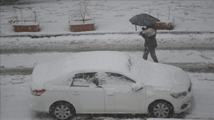 Bingöl, Şırnak ve Siirt'te 62 yerleşim yerine ulaşım sağlanamıyor