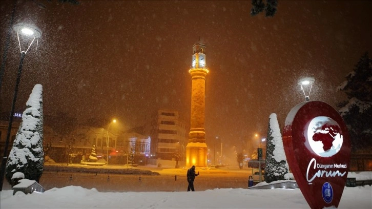 Çorum'da kar etkili oluyor