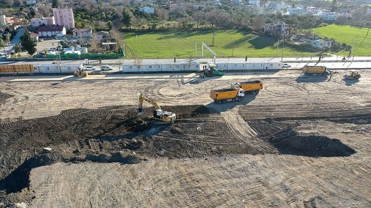 Deprem bölgesindeki iş dünyası konteyner kentlerin OSB'lere 