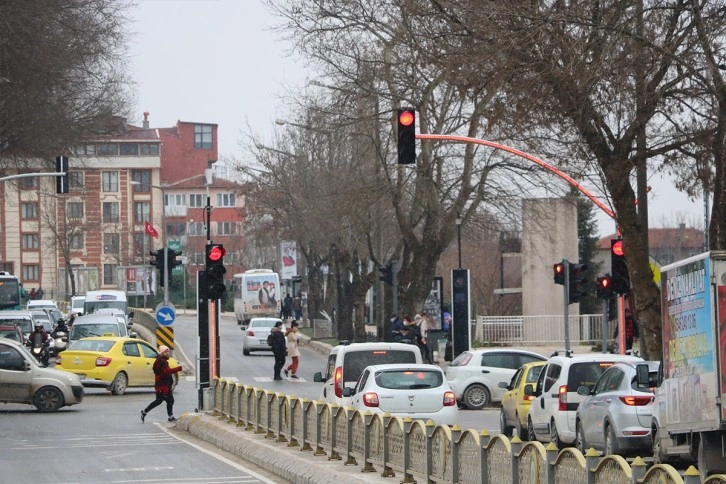 Edirne’de beklenen kar yağışı başladı