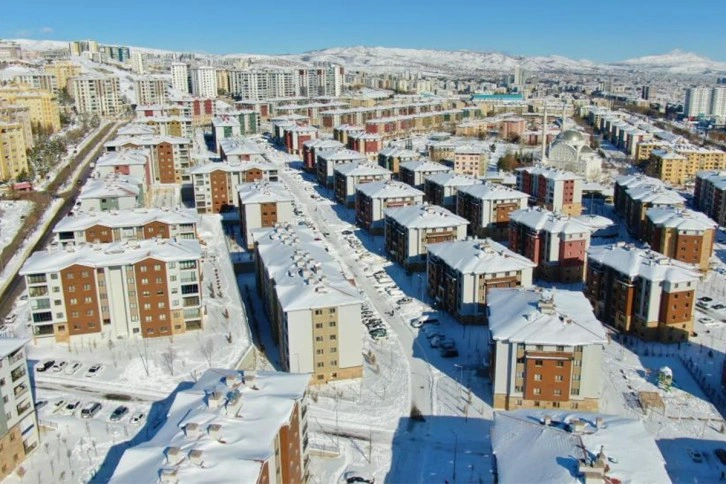 Elazığ’da 24 Ocak depreminin ardından 17 bin 95 konut ve 243 iş yeri hak sahiplerine teslim edildi