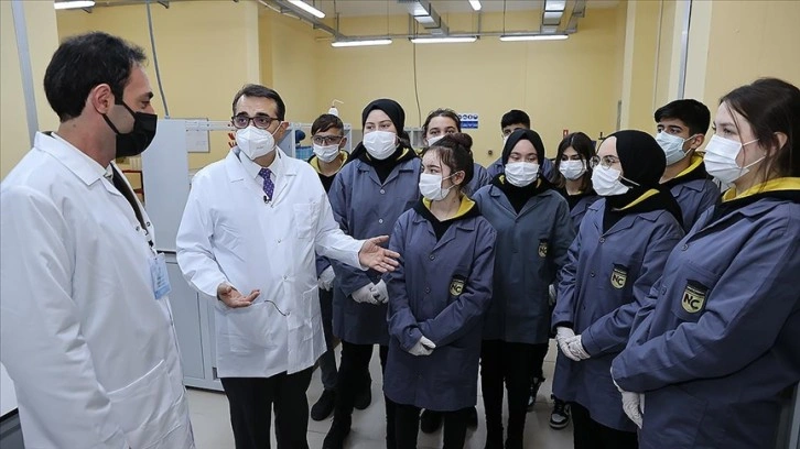 Enerji ve Tabii Kaynaklar Bakanı Dönmez'den