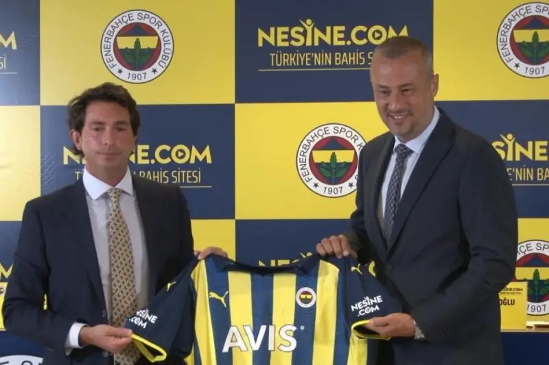 Fenerbahçe ile Nesine.com arasında forma kol sponsorluğu anlaşması imzalandı