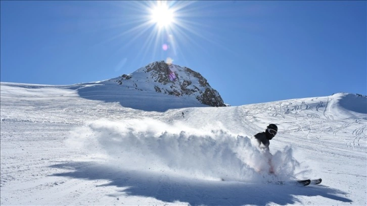 Hakkari'deki kayak merkezi yerli ve yabancı turistleri ağırlıyor