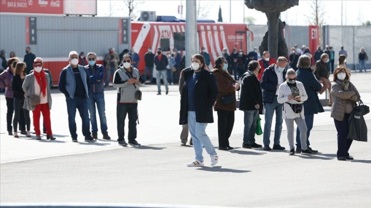 İspanya'da Kovid-19'da yeni vakalar ve ölü sayıları yeniden artışa geçti