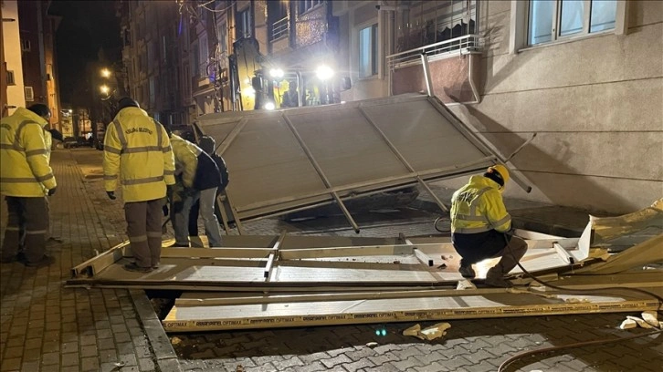 İstanbul ve Kırklareli'nde fırtına etkili oldu