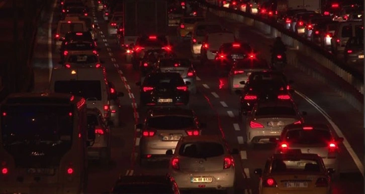 İstanbul’da trafik yoğunluğu, seviye yüzde 65’e yükseldi