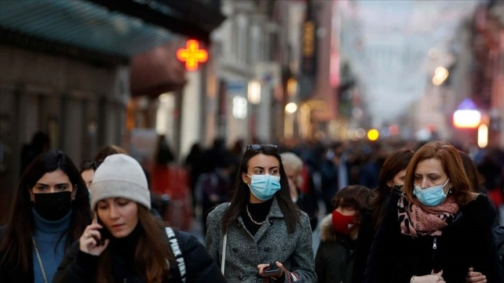 İtalya'da günlük Kovid-19 vaka sayısı 170 binin altına geriledi