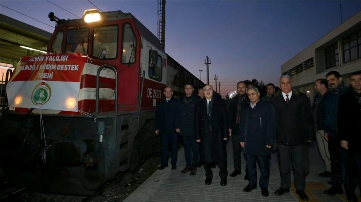 İzmir'den deprem bölgesine yardım malzemesi taşıyan tren yola çıktı