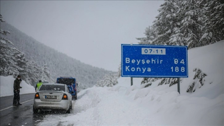 Kar nedeniyle kapanan Antalya-Konya kara yolu ulaşıma açıldı