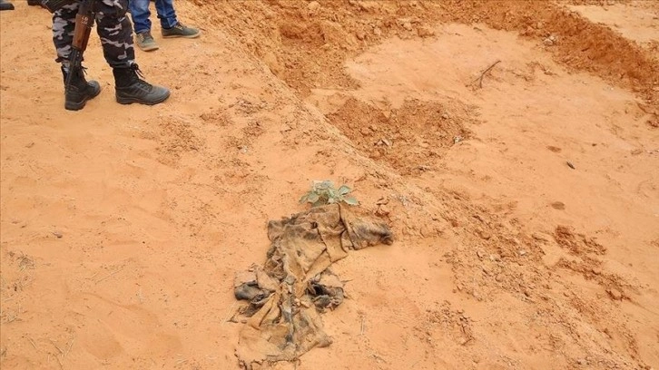 Libya'nın Sebha kentinde 6 naaşın gömülü olduğu toplu mezar bulundu