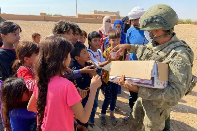 Mehmetçik Suriye halkının yanında olmaya devam ediyor