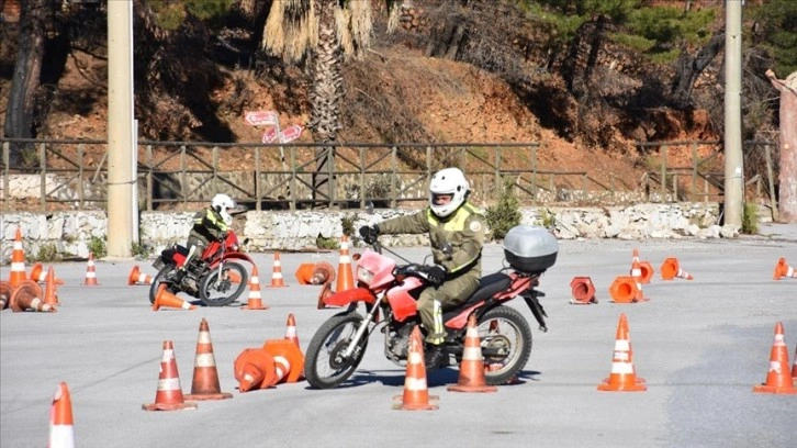 Muğla'da ormanlarda görevli motorize 'sincap' ekiplerine ileri sürüş eğitimi veriliyo