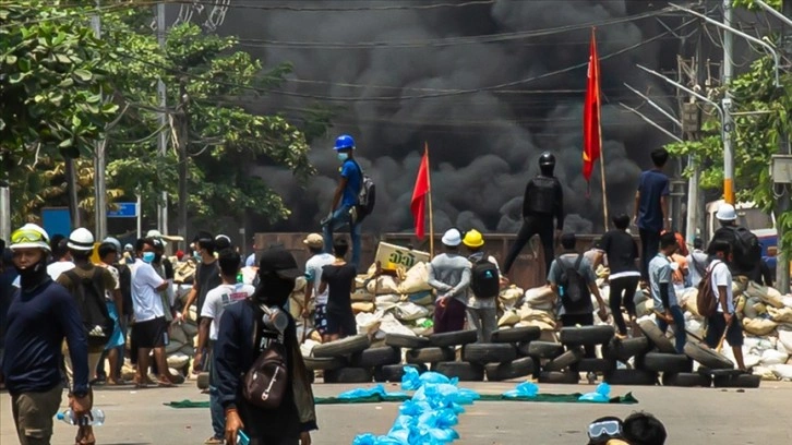 Myanmar'da geçen seneki darbeden bu yana 1500 sivil öldü, 400 binden fazla kişi yerinden edildi