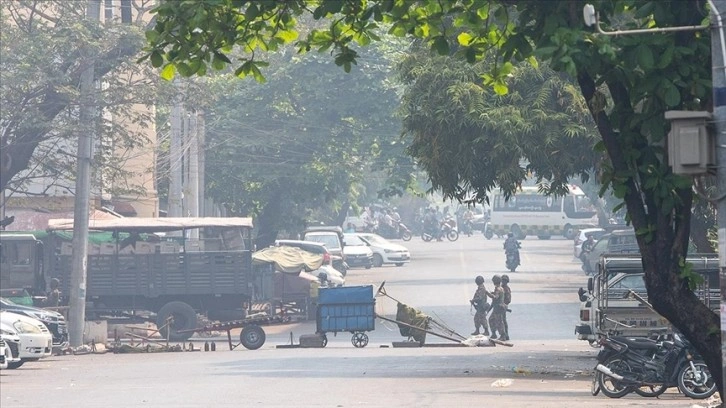 Myanmar'da ordunun aralarında kadın ve çocukların olduğu 30 kişiyi öldürdüğü iddiası