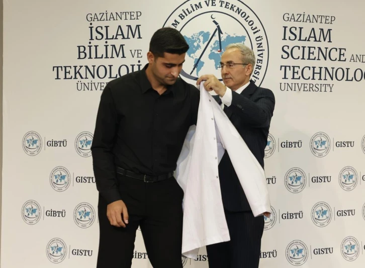  GİBTÜ'de geleceğin hekimleri beyaz önlüklerini giydi