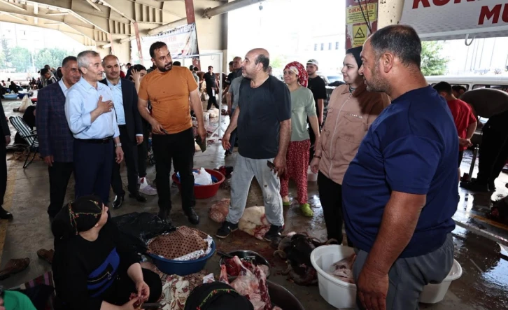 TAHMAZOĞLU KURBAN KESİM ALANLARINI ZİYARET ETTİ