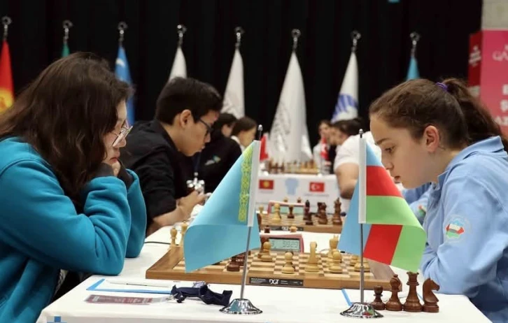 GAZİANTEP’TE SATRANÇ TARİHİNE GEÇEN ÇİFTE ŞAMPİYONA HEYECANI SÜRÜYOR