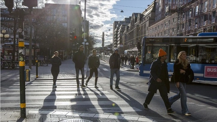 Norveç'te Kovid-19 vaka artışı nedeniyle yeni tedbirler hayata geçiriliyor