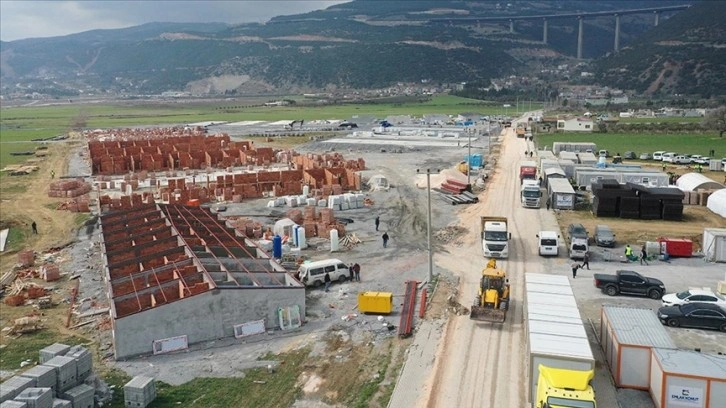 Nurdağı'nda kurulacak geçici barınma alanlarında çalışmalar sürüyor