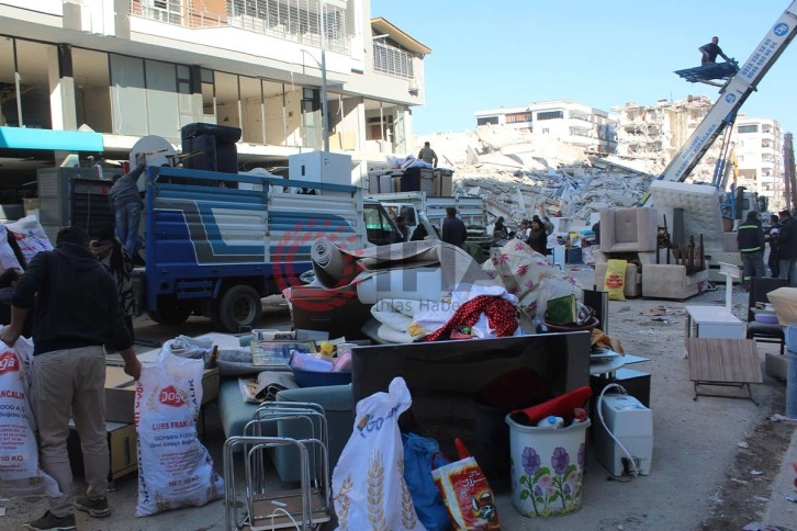 Nurdağı'ndaki depremzedeler yarım kalan hayalleriyle ilçeyi terk ediyor