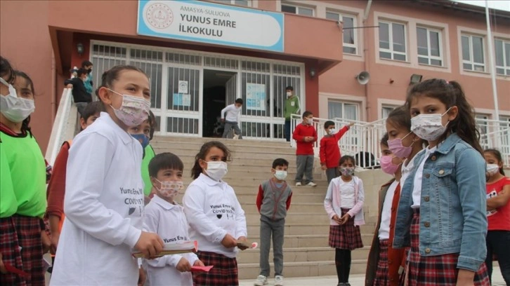 Öğrencilerden oluşan 'Kovid-19 timleri' işbaşında