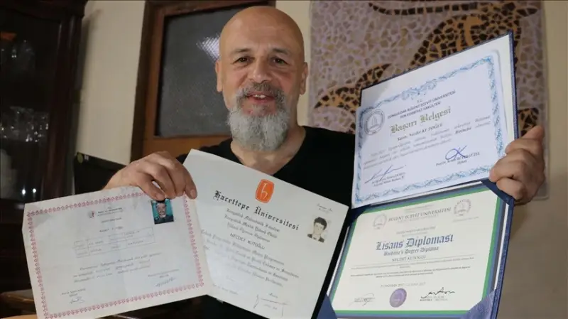 Okuma azmi 5 diploma sahibi yaptı