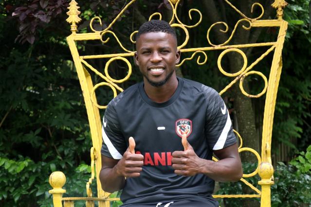 (Özel haber)Papy Djilobodji: 'Santrfor bile oynarım'