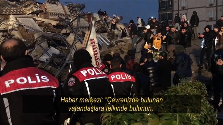Polisin depremzedeleri kurtarma ve açık alanlara yönlendirme çabası telsiz konuşmasında
