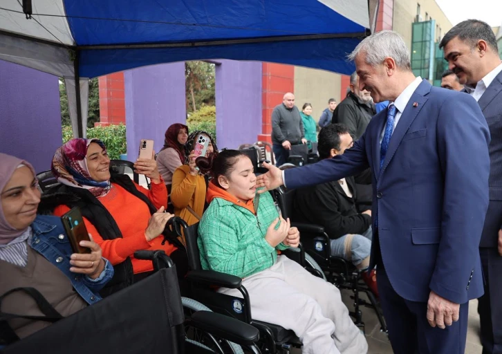 ŞAHİNBEY BELEDİYESİ’NDEN 4.581 ENGELLİ VATANDAŞA AKÜLÜ VE MANUEL TEKERLEKLİ SANDALYE