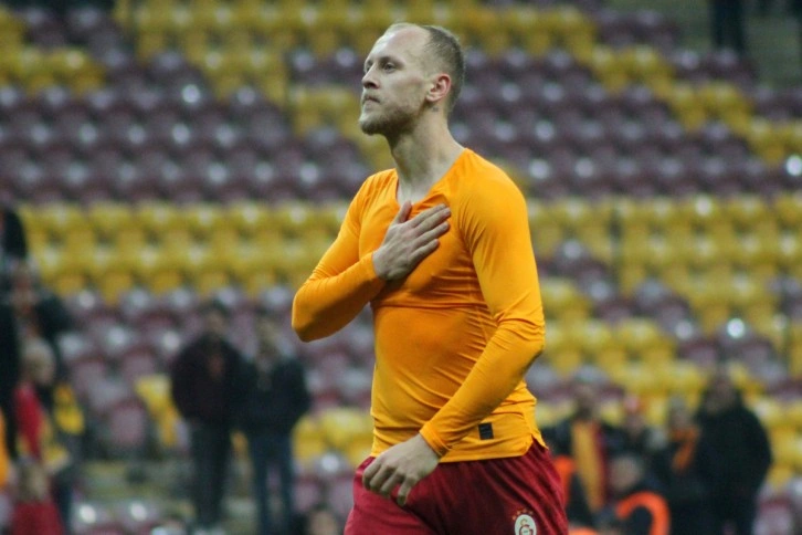 Semih Kaya futbolu bıraktığını açıkladı