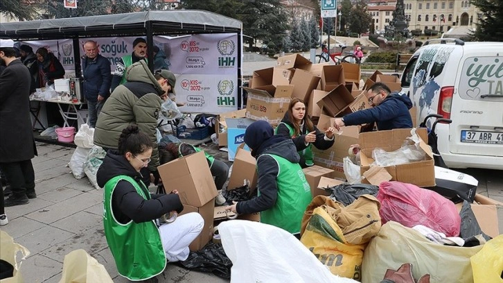 STK'ler depremzedelerin yaralarını sarmak için "tek yürek" oldu