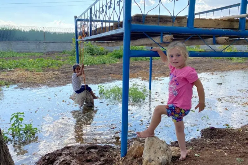 Tarım için kullanılan su mahalleyi gölete çevirdi