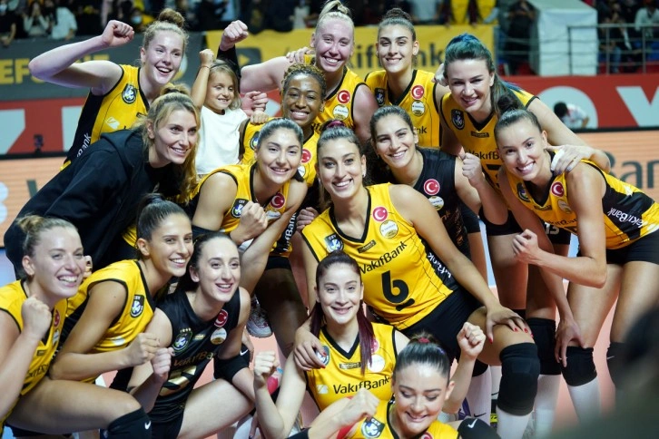 VakıfBank, Spor Toto Şampiyonlar Kupası’nı 4. kez müzesine götürdü