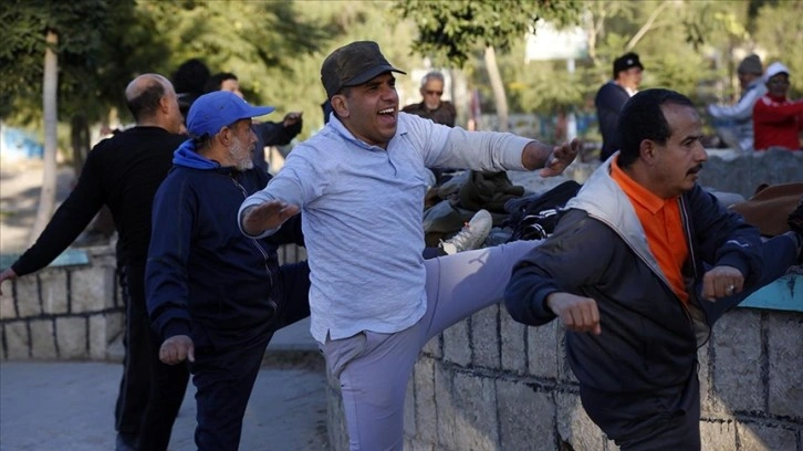 Yemenliler, savaşın olumsuz etkilerinden spor yaparak kurtulmaya çalışıyor