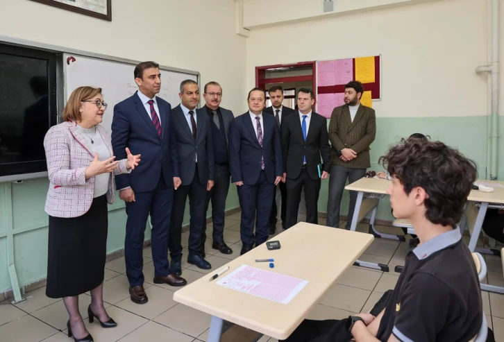 GAZİANTEP BÜYÜKŞEHİR, ÖĞRENCİLERİ GELECEĞE HAZIRLIYOR