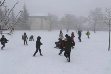 14 Mart 2022 Pazartesi okullar tatil mi?