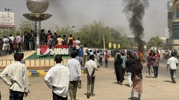ABD, Sudan'daki darbe girişimine tepki olarak 700 milyon dolarlık yardımı askıya aldı