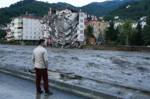 AFAD: 'Kastamonu ve Sinop'ta sel sularına kapılan 11 kişi hayatını kaybetti'