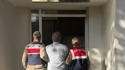 Köpeği hareket halindeki araca bağlayan sürücü gözaltına alındı