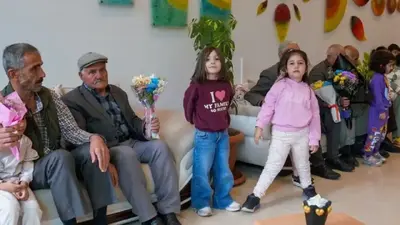  Çocuklar Yaşlılar Evi’ni ziyaret etti