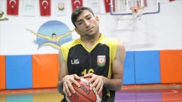 Ailesinden gizli başladığı basketbol, engelli Abdullah'ın hayatını değiştirdi