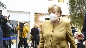 Almanya Başbakanı Merkel BioNTech'in üretim tesisini ziyaret etti